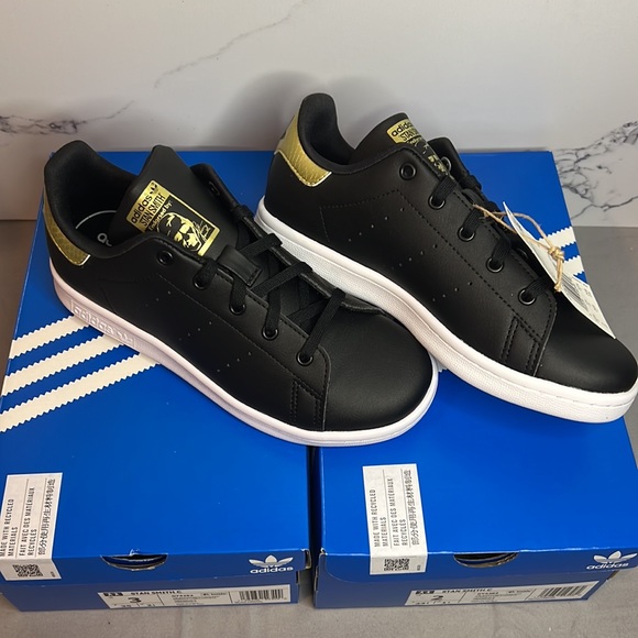 stan smith white black gold